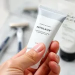 Peeling wykonać przed czy po goleniu?